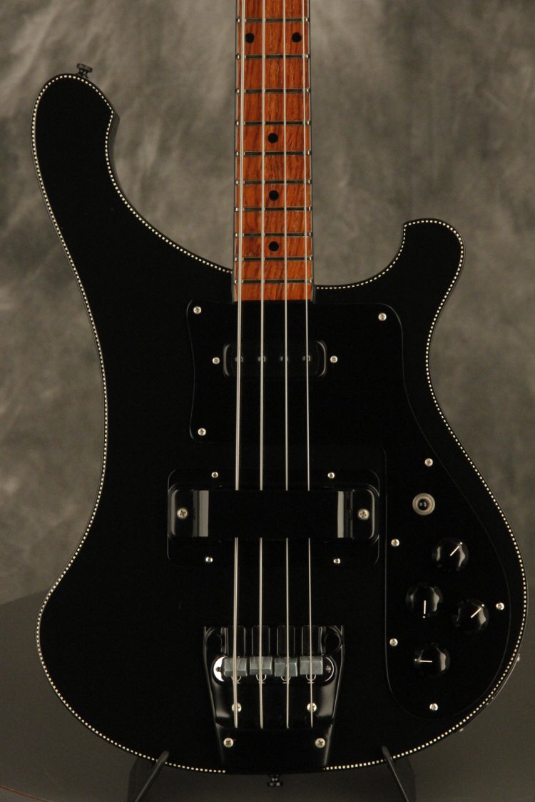 All black rickenbacker deals bass