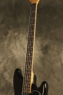 1978 Fender Musicmaster Bass Black w/AERO 4-pole pickup + Black tailpiece